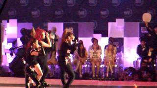 Fancam MAMA 29112011  Singapore  2NE1 I Am The Best [upl. by Trstram93]