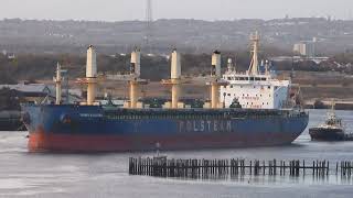 Bulk carrier leaving the Tyne [upl. by Nnylyoj964]