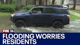 Kingwood residents scared of current flooding due to Hurricane Harvey [upl. by Seif896]