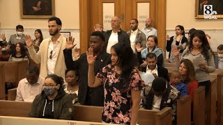 32 new citizens sworn in at York naturalization ceremony [upl. by Kissner]