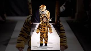 Wunderschöne BabyFashionShow mit Tieren cute viralvideo baby funny animals [upl. by Anital]