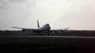 Wamos Air B747 landing [upl. by Lamdin]