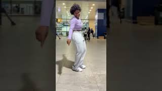 Afronita dancing to her new song Odowgu afronitaa afrodancechallenge [upl. by Gilford]