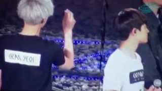 FANCAM 150612 Chanyeol trêu Kyungsoo và Kai [upl. by Lobell]