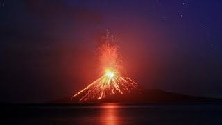 🚨TSUNAMI WARNING AS KRAKATOA ERUPTS 🇮🇩 Level 3 alert as activity rises April 26 2022 Anak Kratatau [upl. by Neiluj]