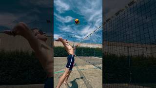 PALLEGGIO DA PALLAVOLO o PALLEGGIO DA BEACHVOLLEY 🤷🏻‍♂️😏 volleyball beachvolley tutorial [upl. by Anuaf]