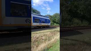 SNG en SLT kruizen elkaar in Beilen trainspotting nederlandsespoorwegen train [upl. by Aizti]