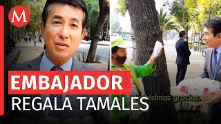 Embajador de Japón en México sale a calles de CdMx a regalar tortas de tamal [upl. by Hanimay]