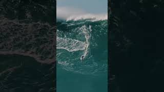 Pedro Scooby surfando na onda gigante de Nazaré 🏄🌊 [upl. by Eelik]