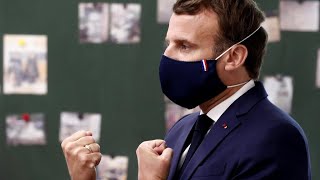 Covid19 en France  masqué Macron visite une école de Poissy pour rassurer sur la rentrée [upl. by Mccandless108]