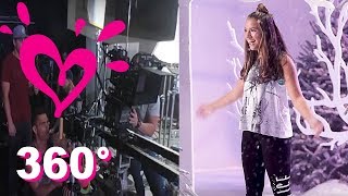 MACKENZIE ZIEGLER 360 VIDEO BEHIND THE SCENES 💗 PERFECT HOLIDAYS [upl. by Nnylak]