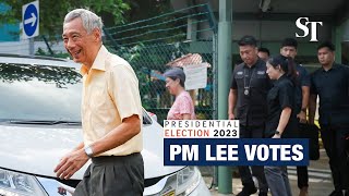 Prime Minister Lee Hsien Loong casts his vote for Singapore’s 9th president [upl. by Niu]