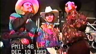 ROBERTO BECHO PEREZ BETO ZAPATA EN BAILE RAINBOW MUSIC 1993 LA CUEVA [upl. by Eiddet]