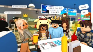 OPENING MY NEW BLOXBURG DINER I served the elderly and crazy people [upl. by Cyrie]