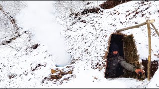 Winter Survival Shelter Bushcraft Camping in the SnowWarm Fireplace [upl. by Akcimahs705]