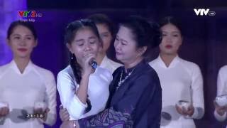 VTV2HD Huyền thoại mẹ  Trương Nhã Thy  Festival áo dài Hà Nội 2016 tại Hoàng Thành Thăng Long [upl. by Hatch]