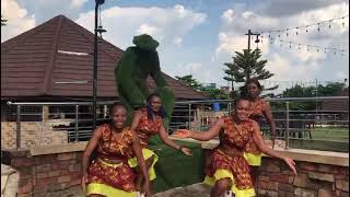 Best Igbo dance moves during video production [upl. by Sethrida]