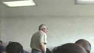 Profesor Oseguera en UPIICSA enseñando Segunda Ley de Newton [upl. by Gentes]