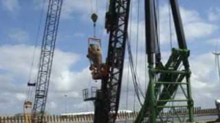 bam grondtechniek driving vibro piles [upl. by Borras]