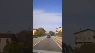 Mirco Trevisan il sorpasso fatale e lincidente in moto le immagini riprese da una dash cam [upl. by Nash685]