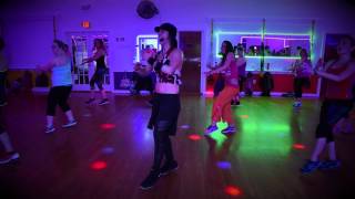 Nota de Amorquot by Wisin and Carlos Vives FtDaddy Yankee Choreo by Zumba® with Marianela Ramirez [upl. by Amadis]