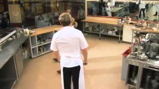 Hells Kitchen S07 Customer Fights Chef Ramsay Siobhan is a Donkey [upl. by Ahsaet]