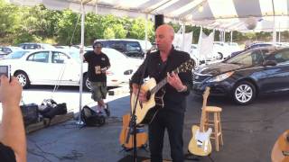 Matt Scannell of Vertical Horizon  Youre A God acoustic  West Islip NY [upl. by Kus93]