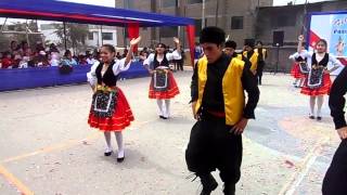 Danza rusa quotCasatschokquot saco oliveros 5to sec [upl. by Jarl]