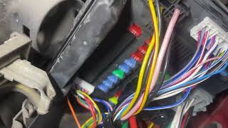 Nissan Qashqai wipers not working fix Wiper fuse location wiper motor change [upl. by Godspeed]