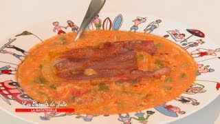 Recette  Piperade de Béatrice  Les Carnets de Julie  La ratatouille [upl. by Laehplar]