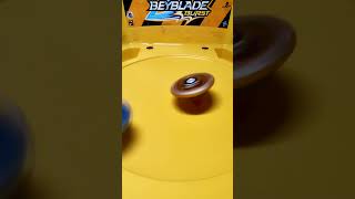 World Spryzen VS Salvage Valtryek Hasbro Beyblade [upl. by Llerrehc266]