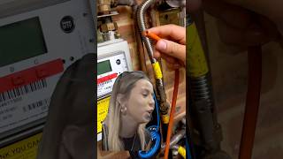 Manometer hose Gas safety for Apprentices [upl. by Alyek874]