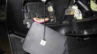 Burgman 650  DIY  Secure Air Filter Lid [upl. by Hortense]