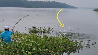 quotFIOAT FISHING MASTERYTARGETING ROHU WITH A SINGLE HOOK SETUP quotROHUFISHES FISHING IN RIVER quot [upl. by The]