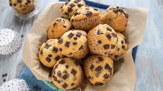 MUFFIN CON GOCCE DI CIOCCOLATO  Ricetta in 5 minuti  Chiarapassion [upl. by Toomay]