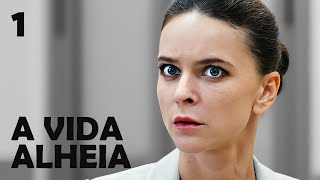 A vida alheia  Episódio 1  Filme romântico em Português [upl. by Herwig522]