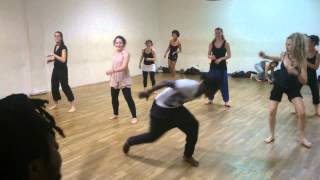 Cours Danse Africaine  Mali Côte dIvoire Guinée  avec OUMAR OUATTARA au centre momboye [upl. by Medrek]