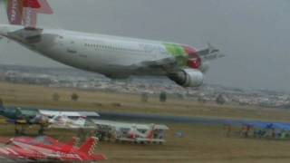 TAP Airbus A310 Low Pass Turn  Portugal Airshow 2007 Evora Uncut HD Version [upl. by Hannad784]