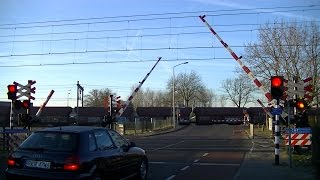 Spoorwegovergang Boxtel  Dutch railroad crossing [upl. by Nnylecoj]