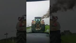 AGRICULTEUR  UN TRACTEUR QUI FUME BEAUCOUP TROP agriculturetracteurs🚜agricultricesagriculteurs [upl. by Kcirej]