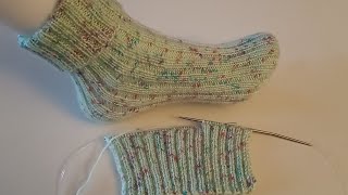 Die einfachsten und schnellsten Socken der Welt  mit nur 2 Nadeln ohne Ferse [upl. by Rene853]