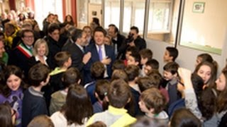 Il presidente del Consiglio dei Ministri Matteo Renzi a Treviso [upl. by Nikolai665]