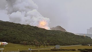 Raketentest löst Brand auf japanischem Weltraumbahnhof aus [upl. by Ecirtap]