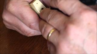 Crochetage lockpicking cadenas Vachette Atlas 50mm N°2 [upl. by Analad]