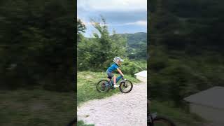 Jump session mtb bike kidsbike [upl. by Leciram]