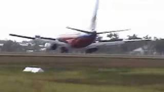 737 landing at Maroochydore [upl. by Rida]