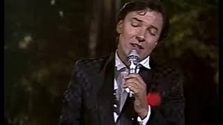 Karel Gott  Kávu si osladím  Maria live Sopot 1986 [upl. by Cati]