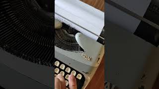 Royal Royalite Model Typewriter [upl. by Donielle349]