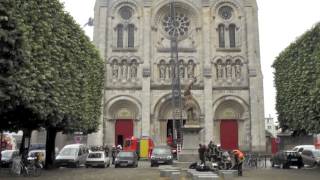 Feu de 1500 m² de toiture de la basilique Saint Donatien  15062015 [upl. by Rohpotsirhc950]