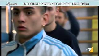 Il pugile di periferia campione del mondo [upl. by Airdnoed279]